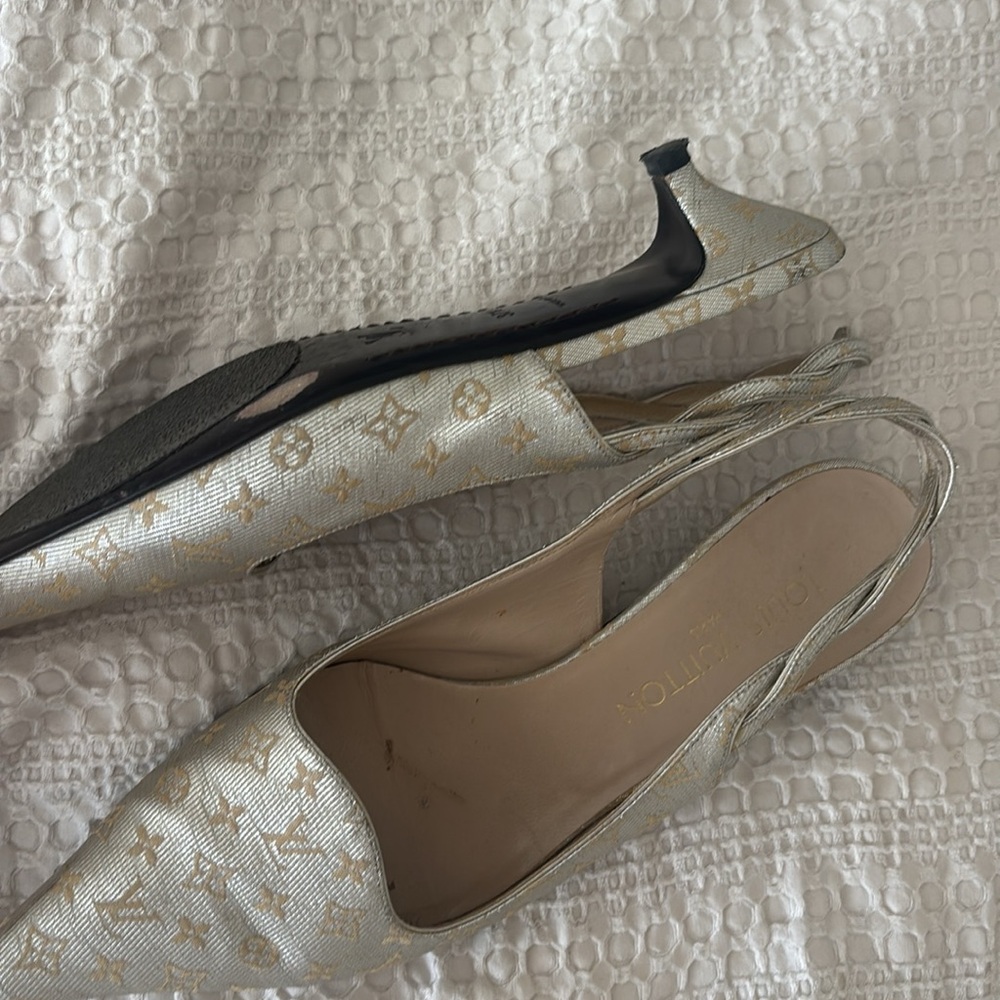 Louis Vuitton Gold Sling back monogramDesign - Picture 3 of 7
